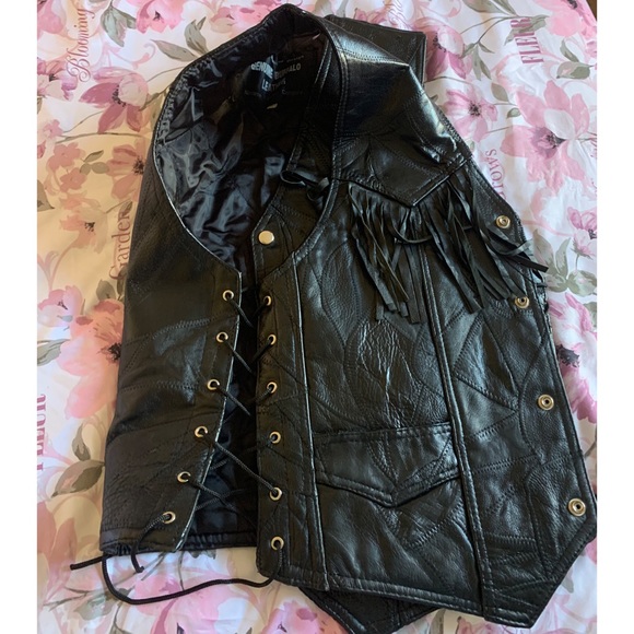 Vest - Picture 3 of 3